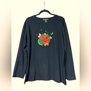 Hampshire Studios Women’s Black Halloween Pumpkin Shirt.